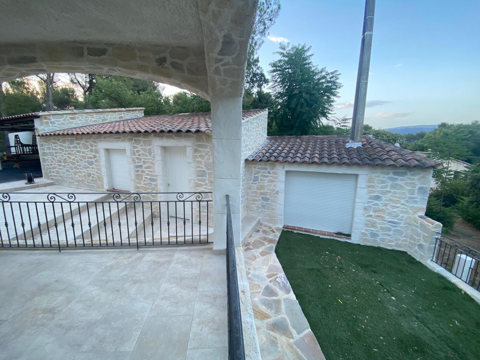 Enduit imitation pierre villa complète – Pourrières (83)-12 Enduit imitation pierre villa complète – Pourrières (83) – enduit imitation pierre à