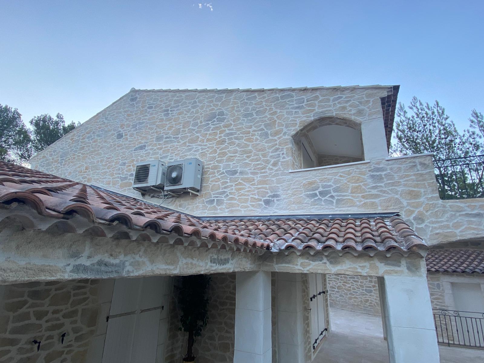 Enduit imitation pierre villa complète – Pourrières (83)-4 Enduit imitation pierre villa complète – Pourrières (83) – enduit imitation pierre à