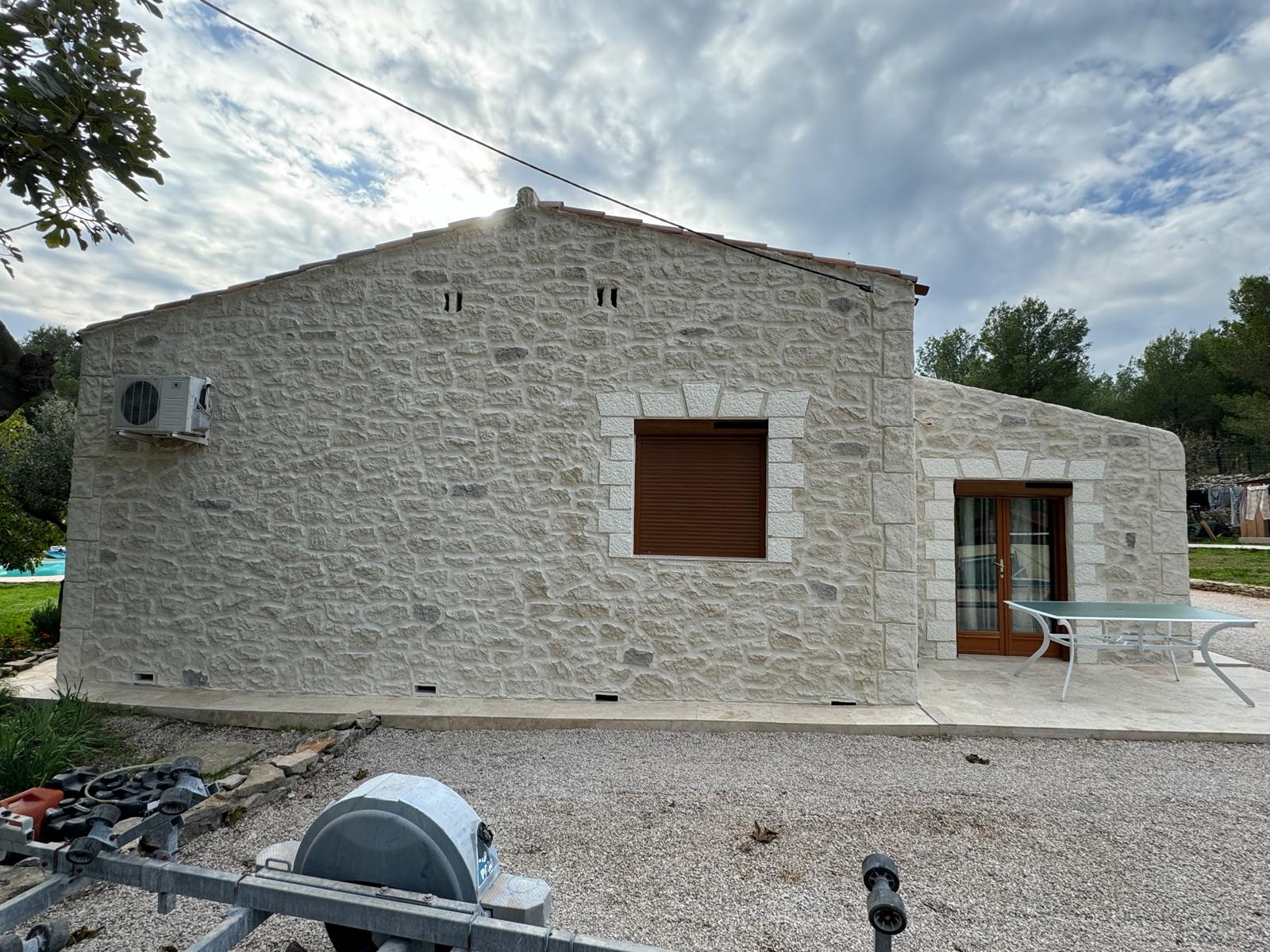 Ravalement façade imitation pierre et pool house – La Ciotat (13)-17 Ravalement façade imitation pierre et pool house – La Ciotat (13) – enduit imitation pierre à